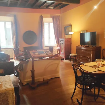 Apartment Library's House Rome