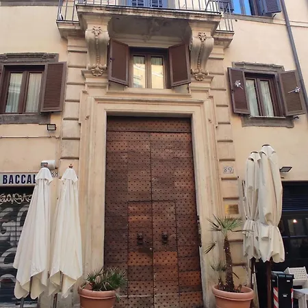 Apartment Library's House Rome